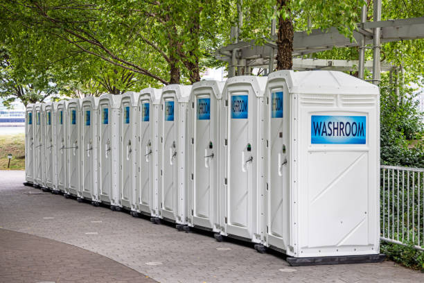 Best Temporary restroom rental  in Lawrence, KS